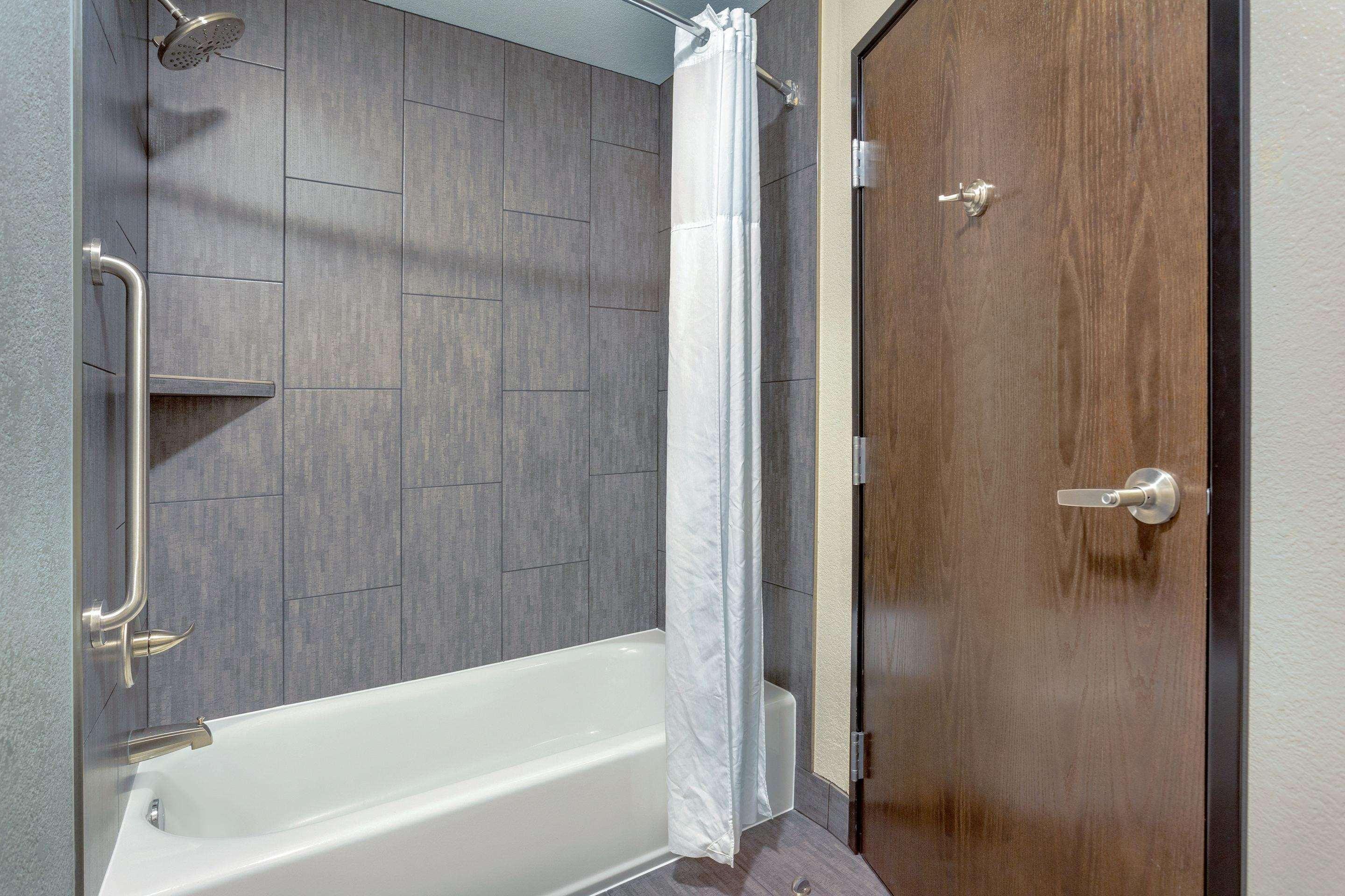 Comfort Inn & Suites Tualatin - Lake Oswego South Extérieur photo