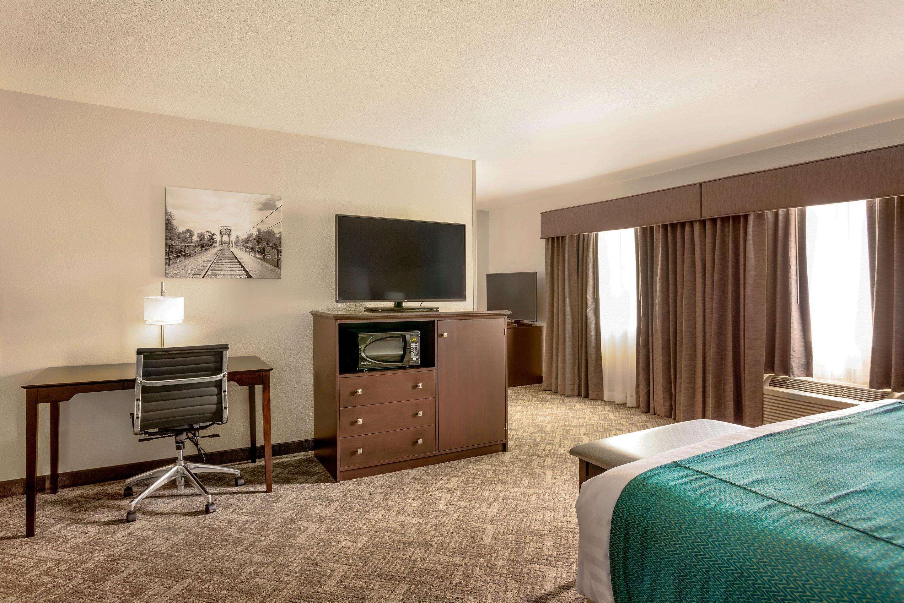 Comfort Inn & Suites Tualatin - Lake Oswego South Extérieur photo