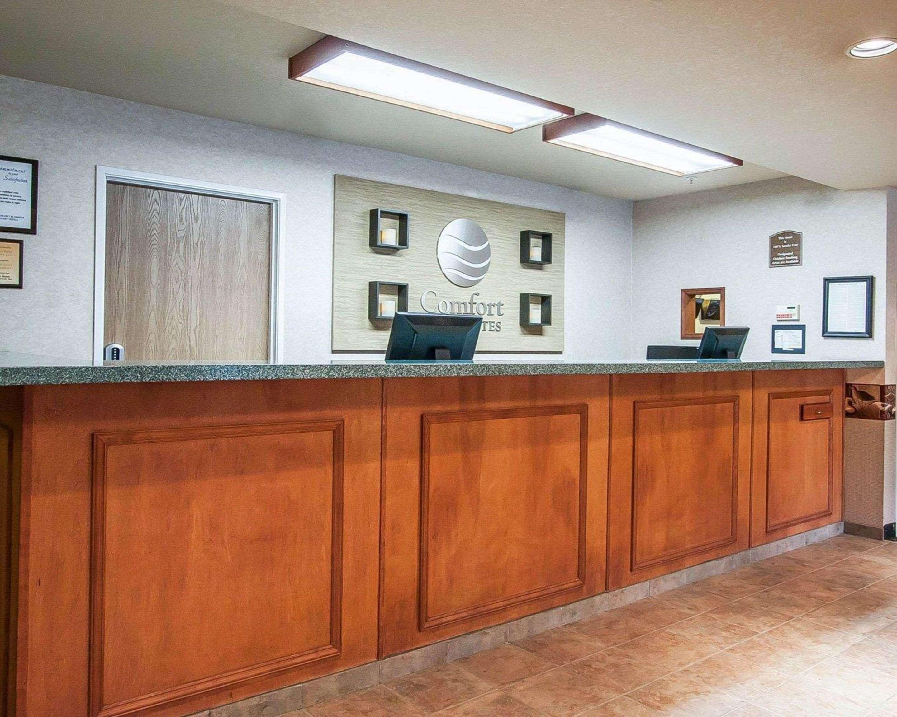 Comfort Inn & Suites Tualatin - Lake Oswego South Extérieur photo