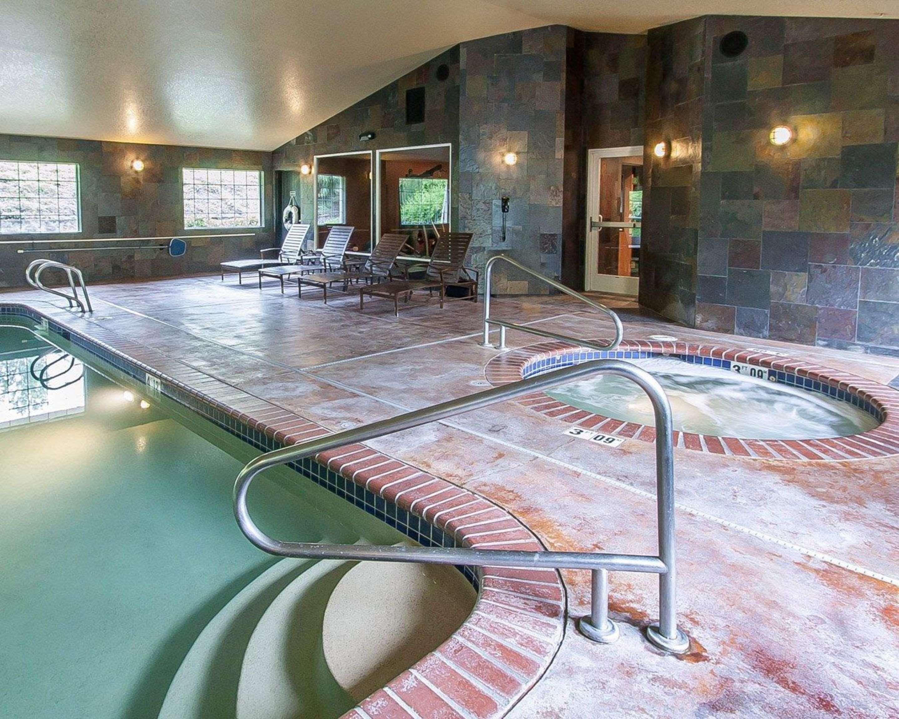 Comfort Inn & Suites Tualatin - Lake Oswego South Extérieur photo