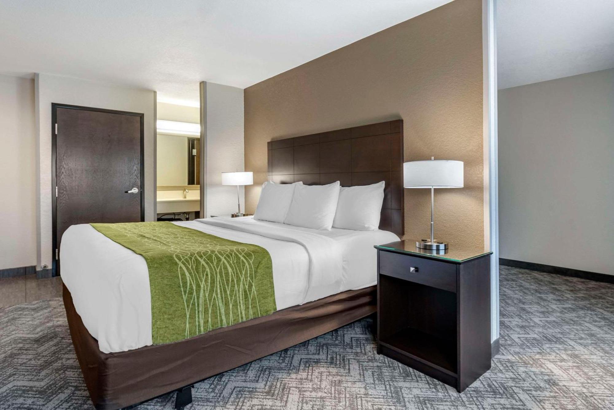 Comfort Inn & Suites Tualatin - Lake Oswego South Extérieur photo