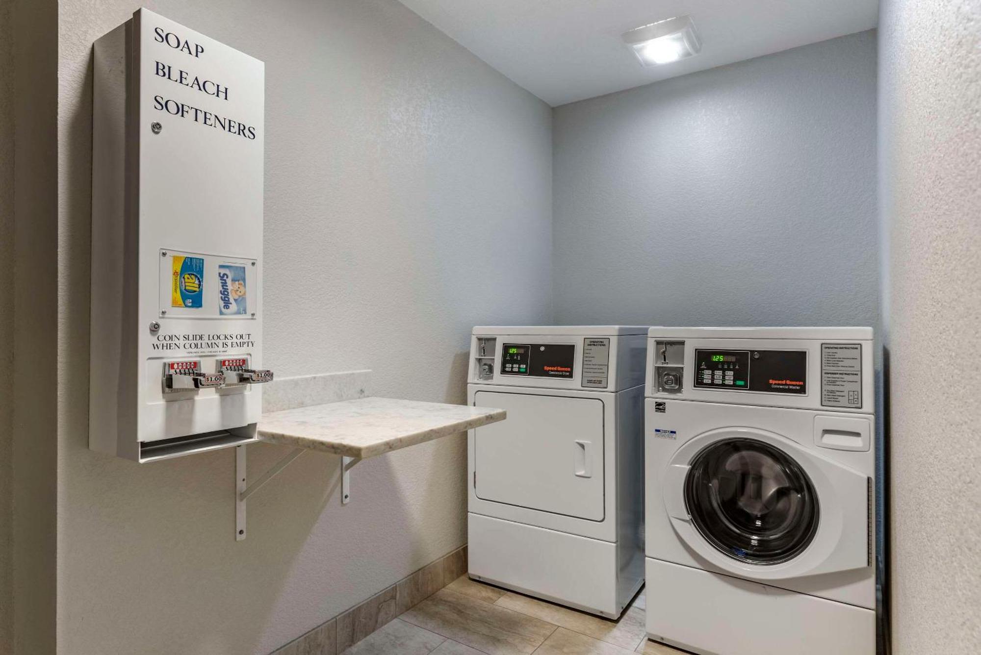 Comfort Inn & Suites Tualatin - Lake Oswego South Extérieur photo