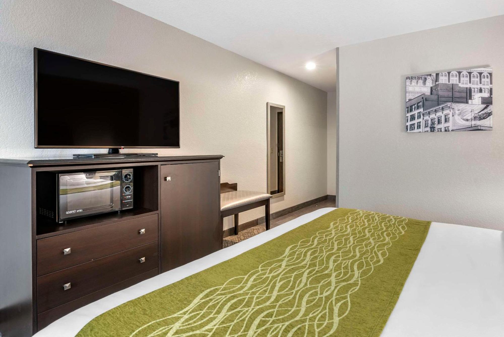 Comfort Inn & Suites Tualatin - Lake Oswego South Extérieur photo