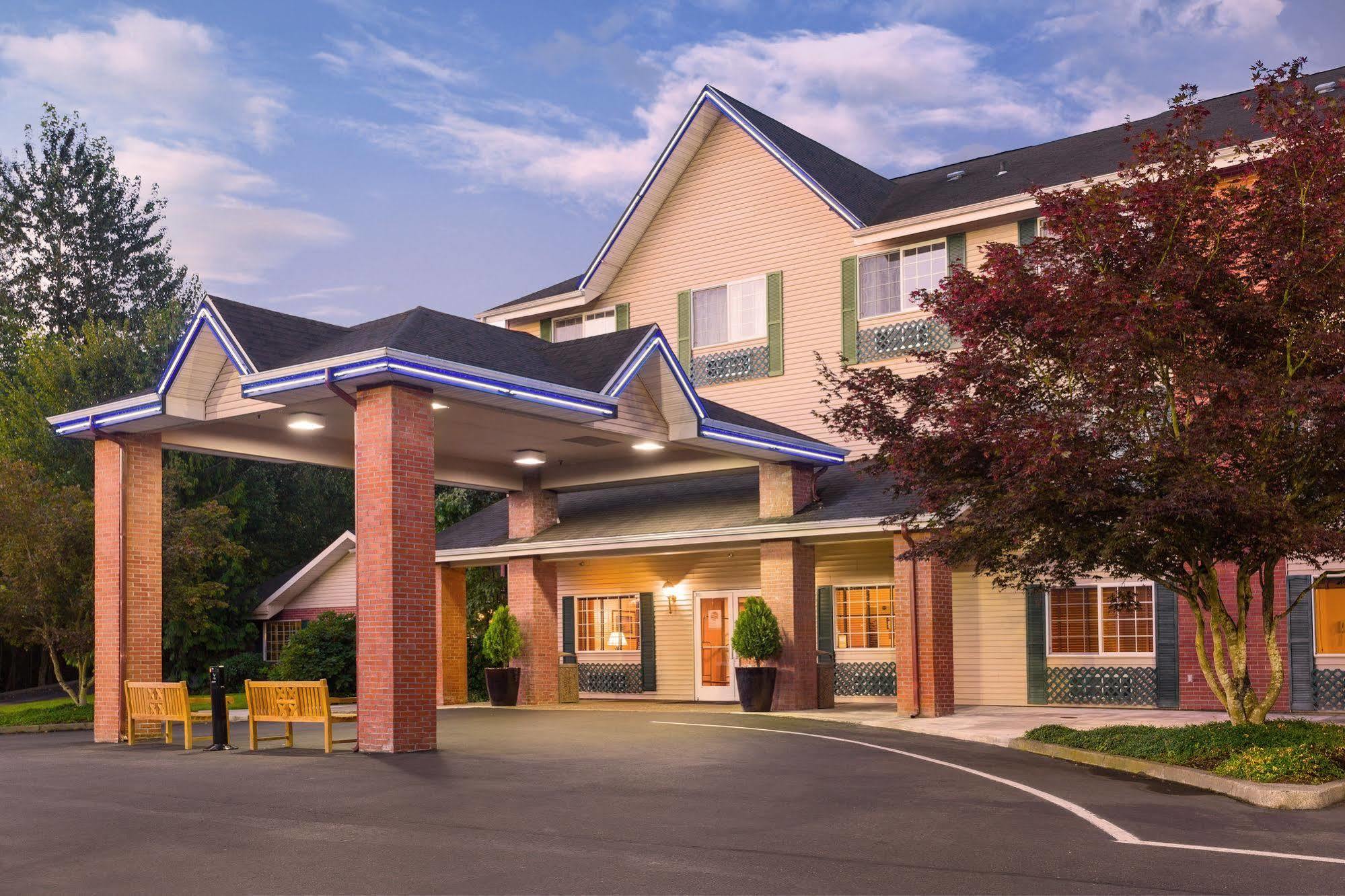 Comfort Inn & Suites Tualatin - Lake Oswego South Extérieur photo