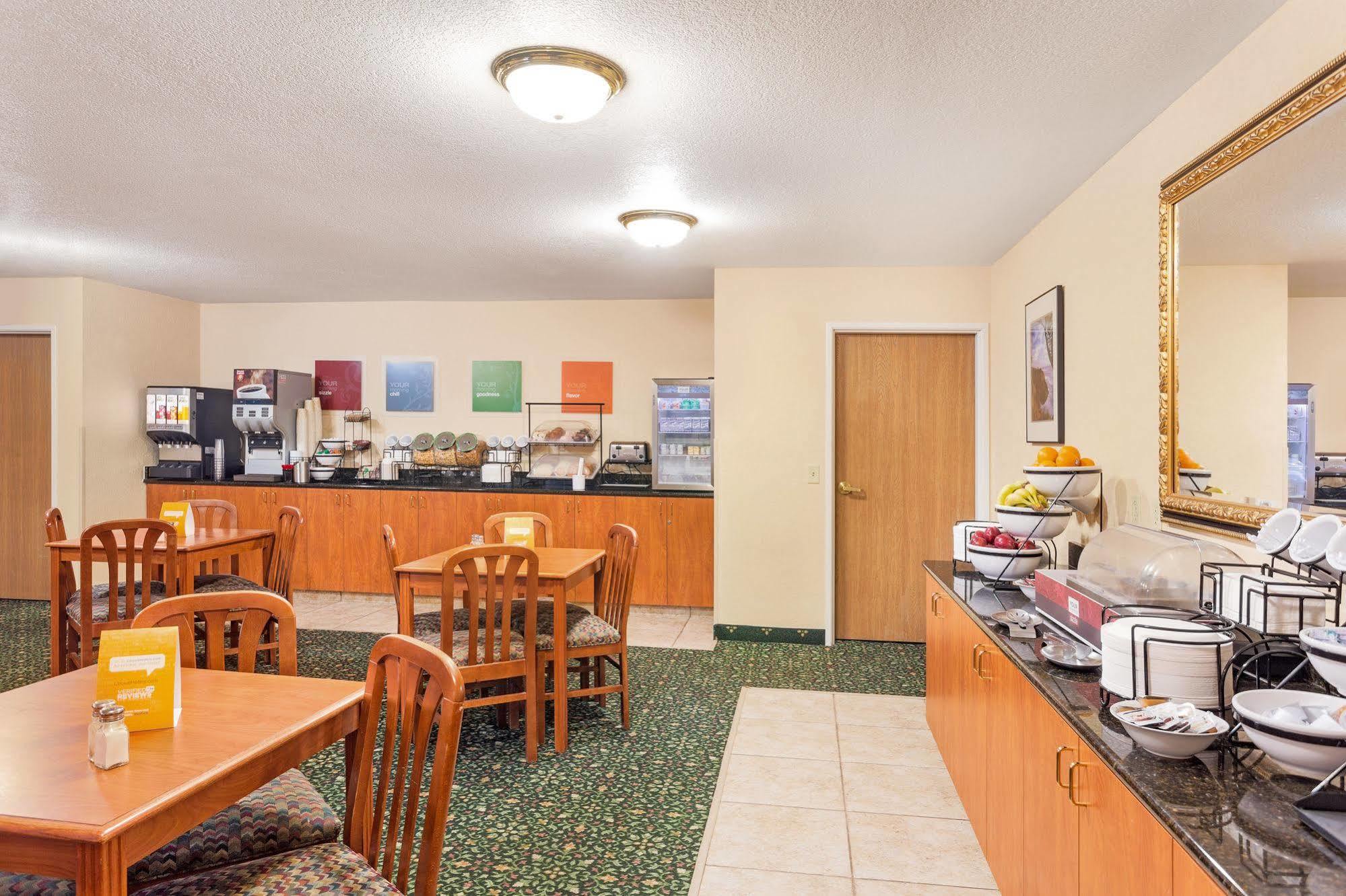 Comfort Inn & Suites Tualatin - Lake Oswego South Extérieur photo
