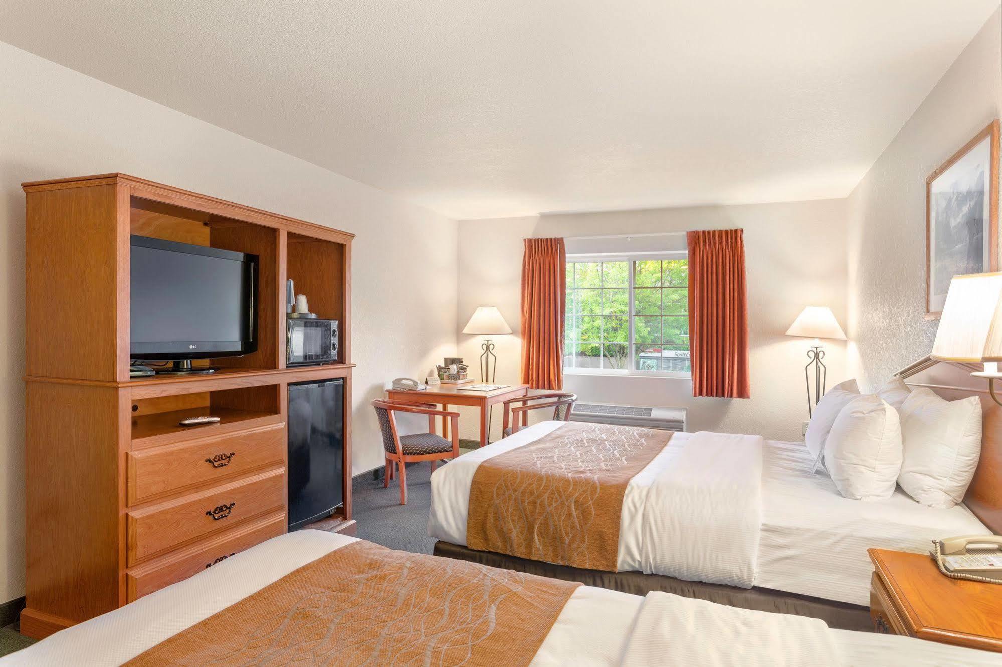 Comfort Inn & Suites Tualatin - Lake Oswego South Extérieur photo