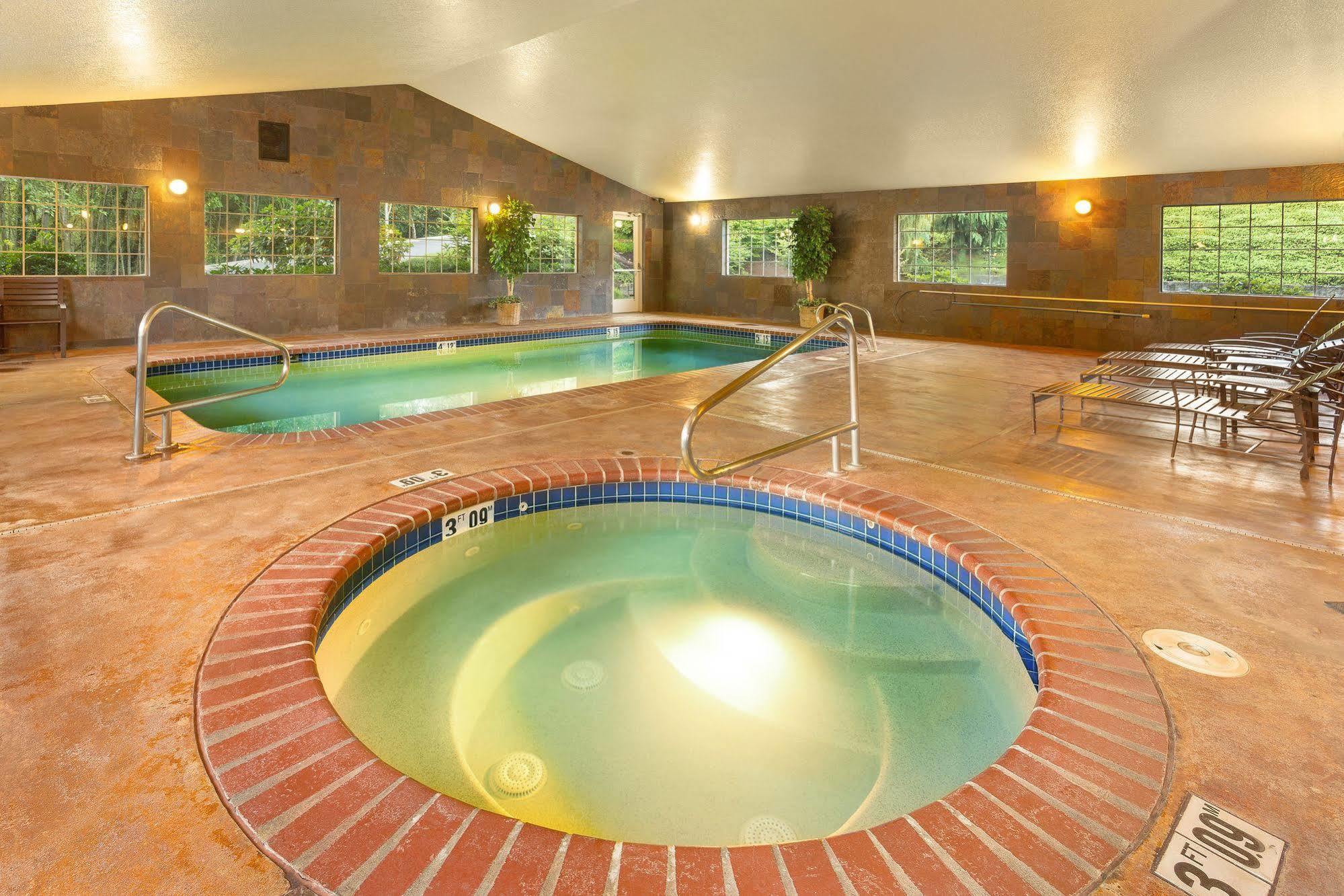 Comfort Inn & Suites Tualatin - Lake Oswego South Extérieur photo
