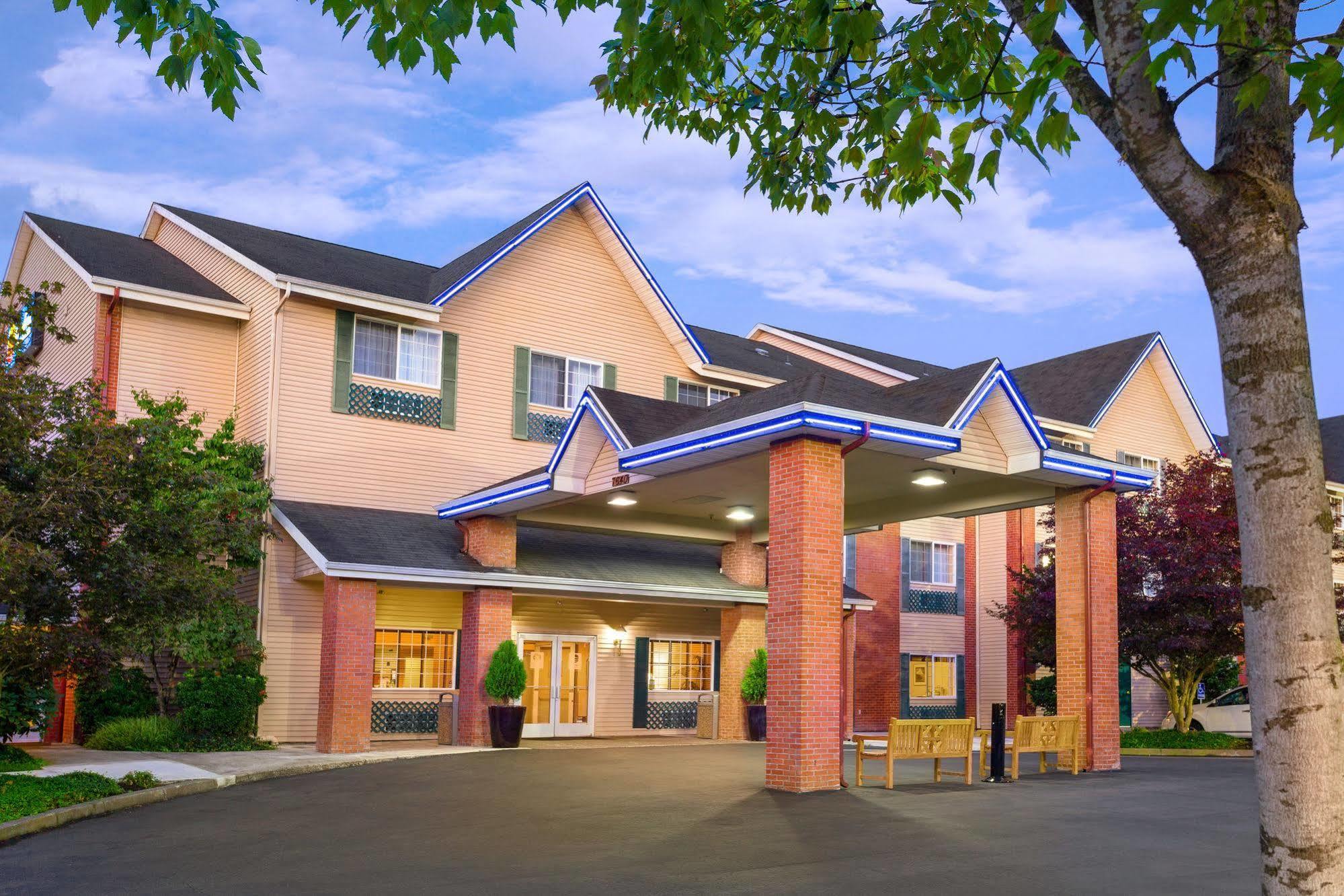 Comfort Inn & Suites Tualatin - Lake Oswego South Extérieur photo